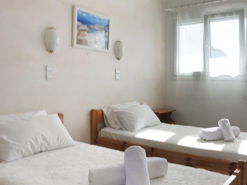 Lagada Beach Hotel Adamantas  Bagian luar foto