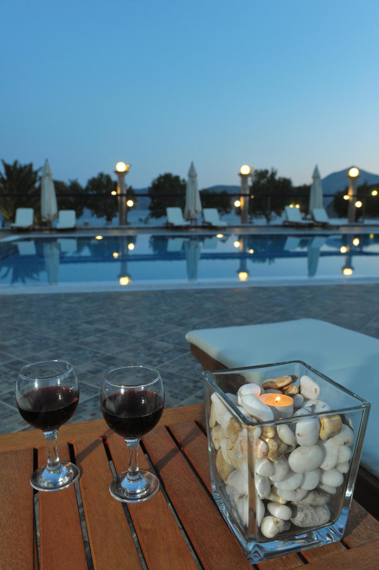 Lagada Beach Hotel Adamantas  Bagian luar foto
