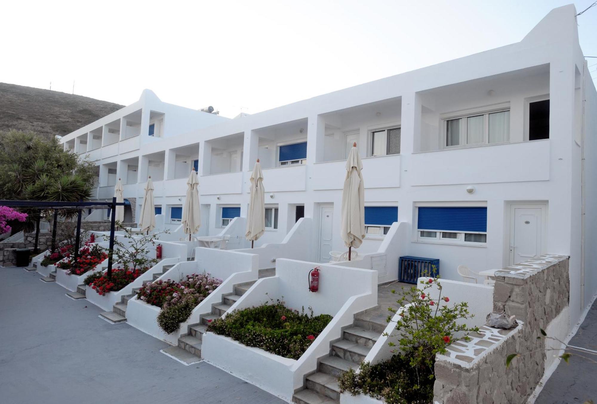 Lagada Beach Hotel Adamantas  Bagian luar foto