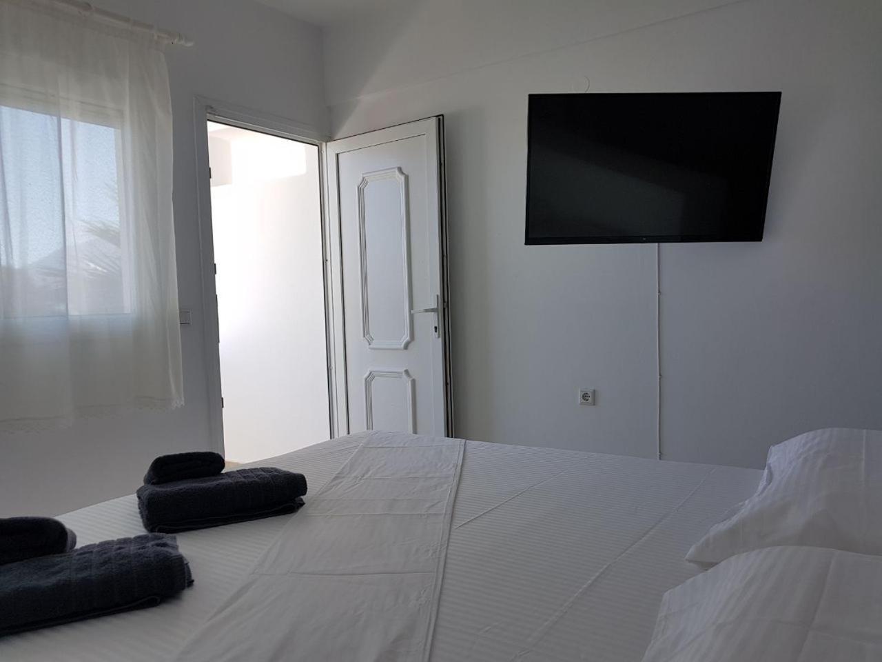 Lagada Beach Hotel Adamantas  Bagian luar foto